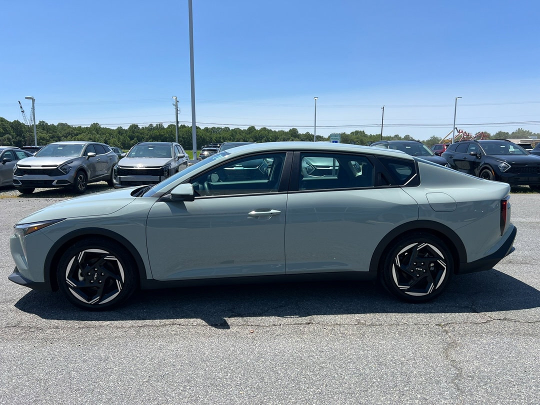 Used 2025 Kia K4 EX with VIN 3KPFU4DE9SE012444 for sale in Felton, DE