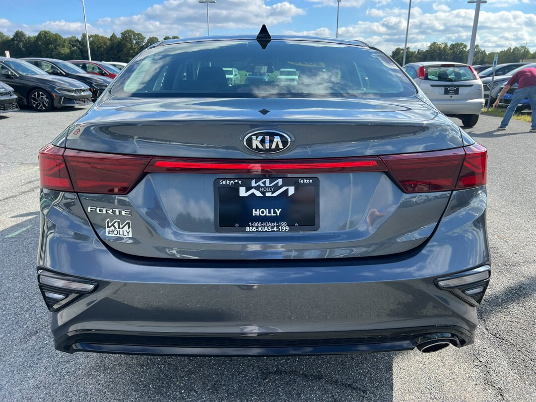 2020 Kia Forte FE LXS photo 4
