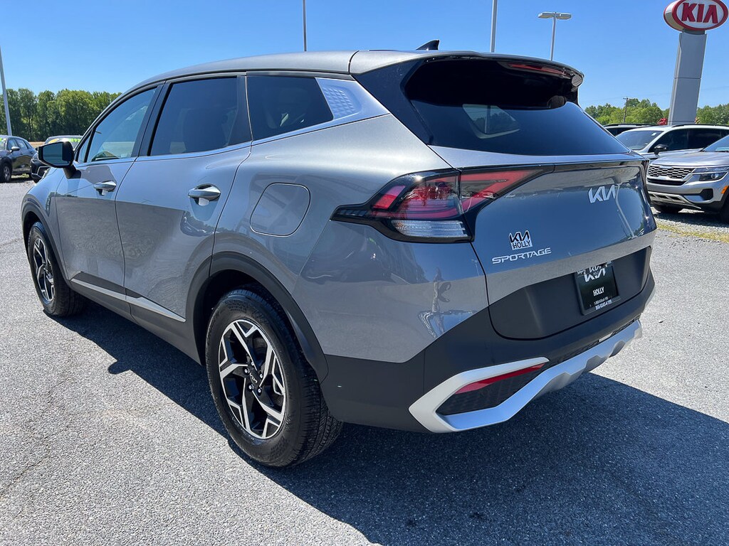 Used 2025 Kia Sportage LX SUV