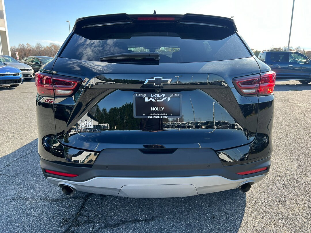 2025 Chevrolet Blazer 2LT photo 2