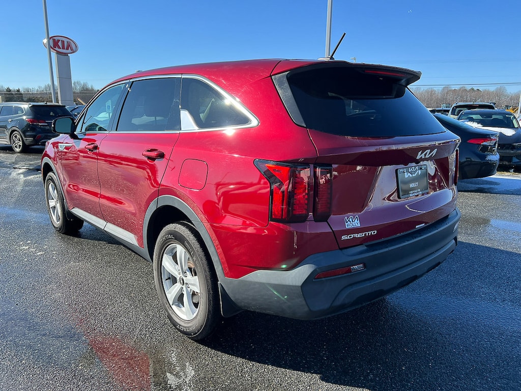 Used 2023 Kia Sorento LX SUV