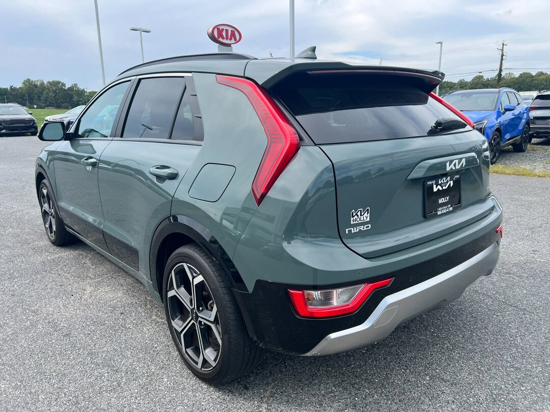 2023 Kia Niro EX Touring photo 3