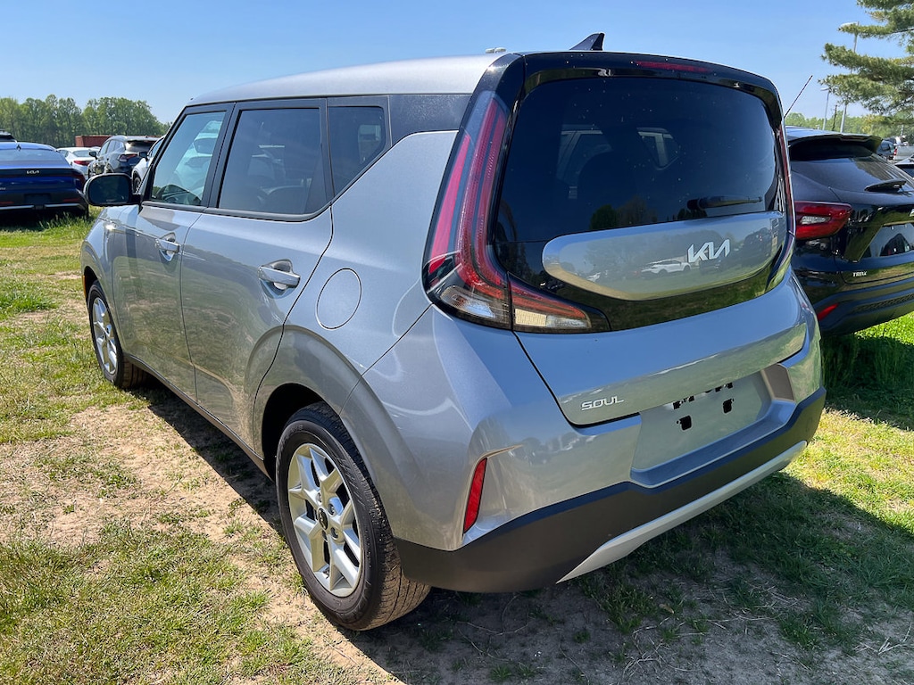 Used 2025 Kia Soul LX Hatchback