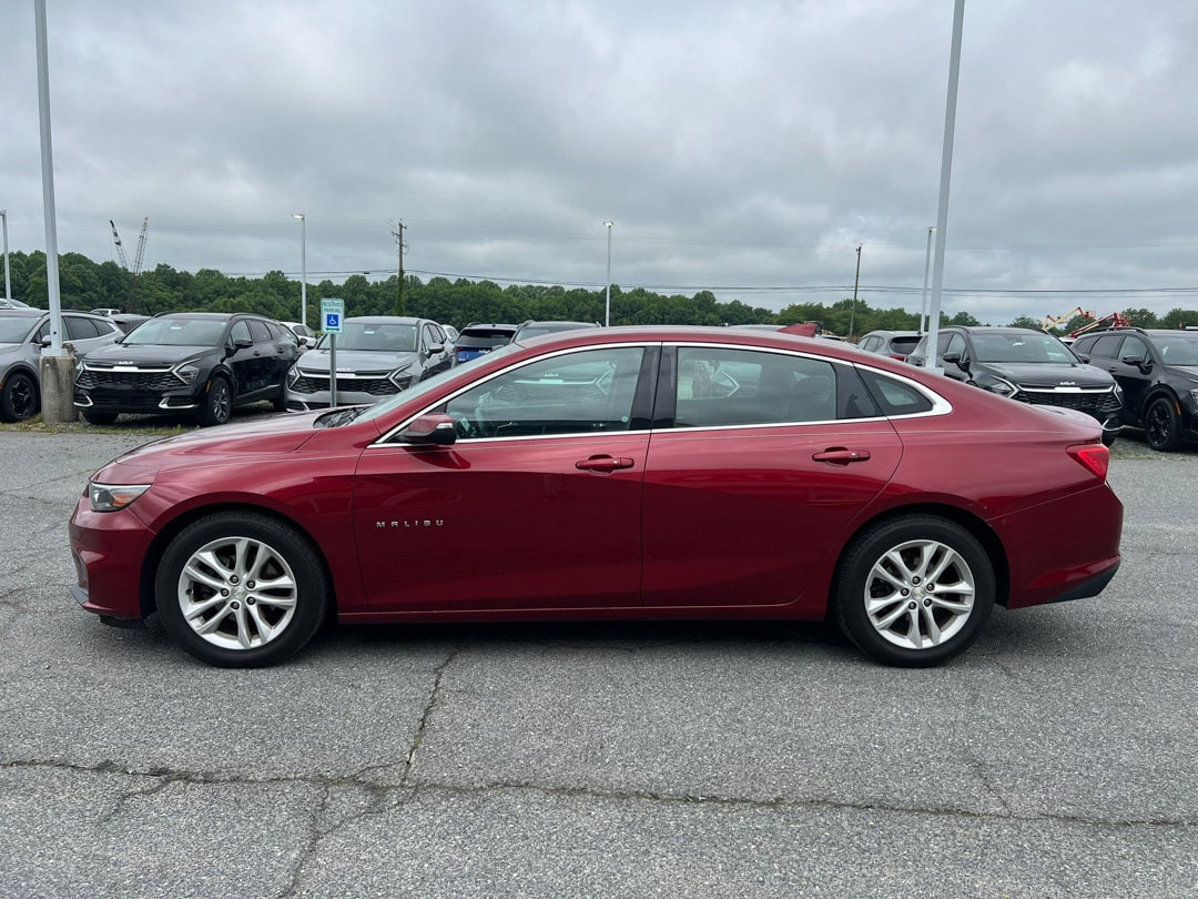 Used 2018 Chevrolet Malibu 1LT with VIN 1G1ZD5ST6JF120666 for sale in Felton, DE