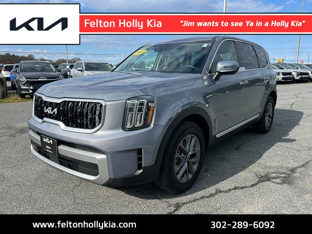 2023 Kia Telluride LX's photo