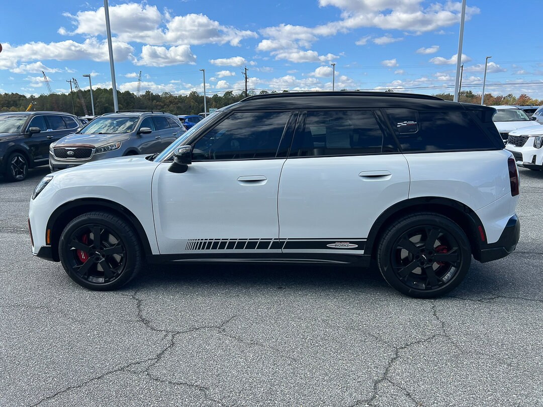 2025 Mini Countryman John Cooper Works photo 2