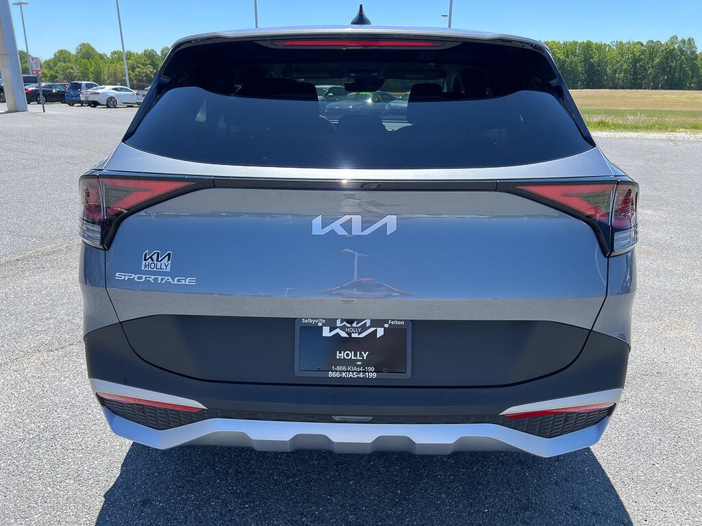 Used 2025 Kia Sportage LX SUV