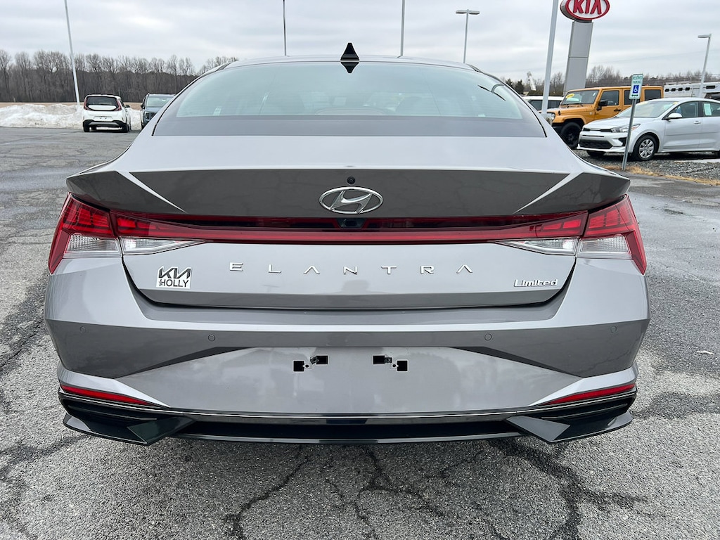 Used 2021 Hyundai Elantra Limited Sedan
