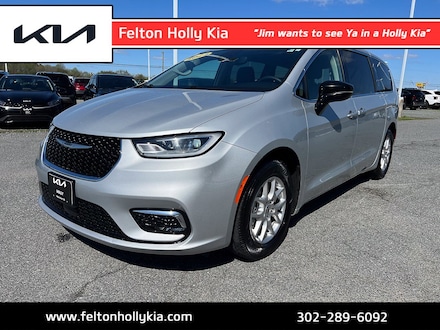 2024 Chrysler Pacifica Touring L Van Passenger Van