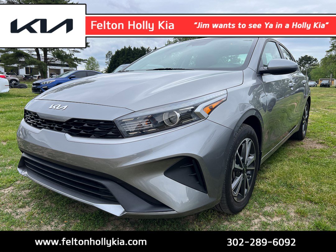 2023 Kia Forte LXS AT's photo