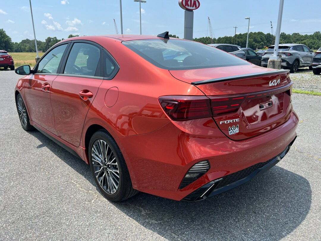 2024 Kia Forte GT-Line photo 3