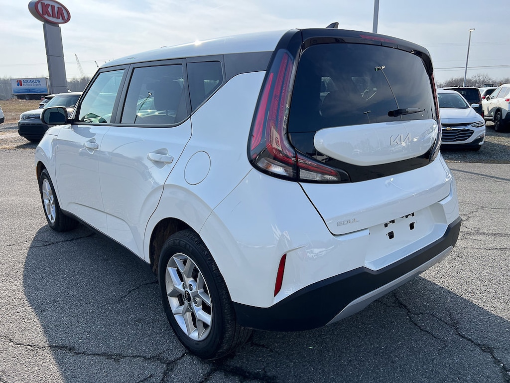 Used 2025 Kia Soul LX Hatchback