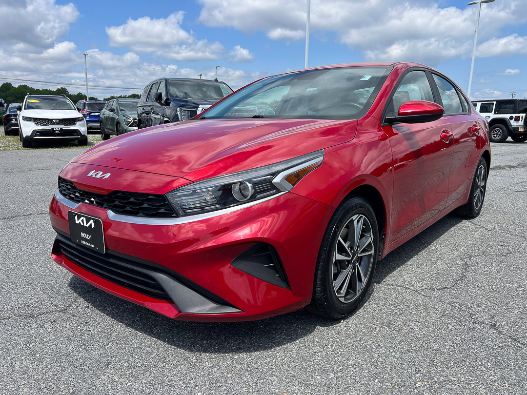 2023 Kia Forte LXS AT's photo
