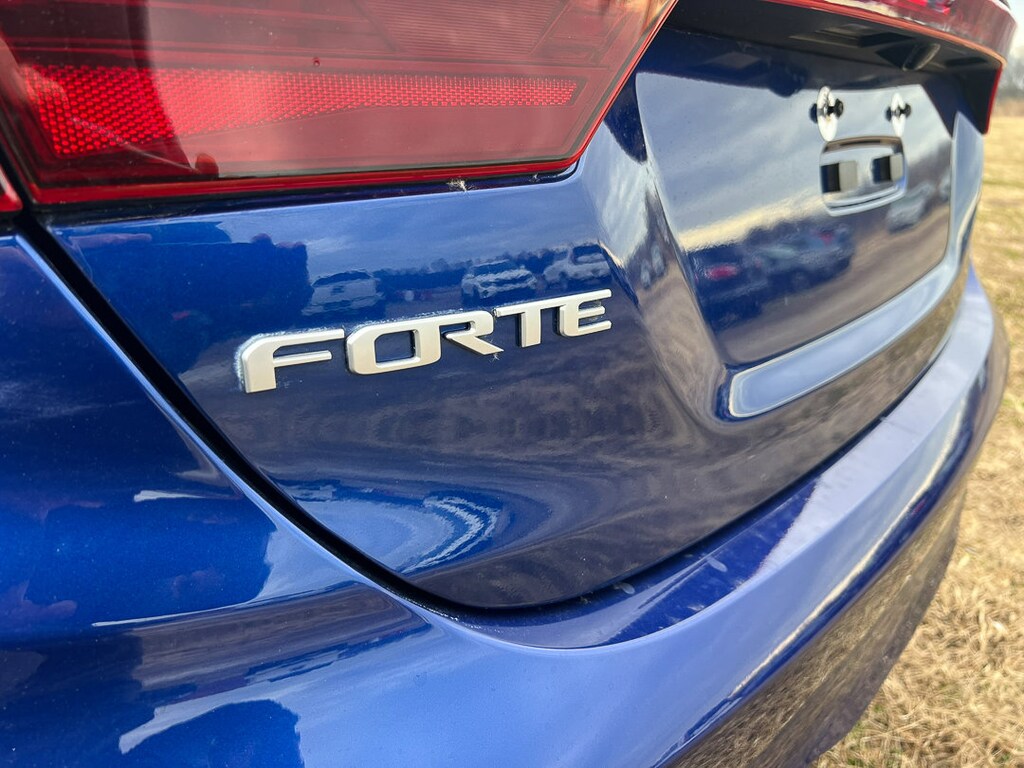 Used 2023 Kia Forte LXS Sedan