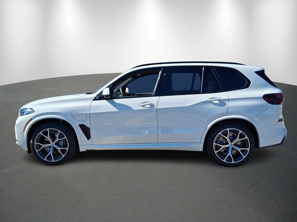 New 2026 BMW X5 PHEV xDrive50e SUV