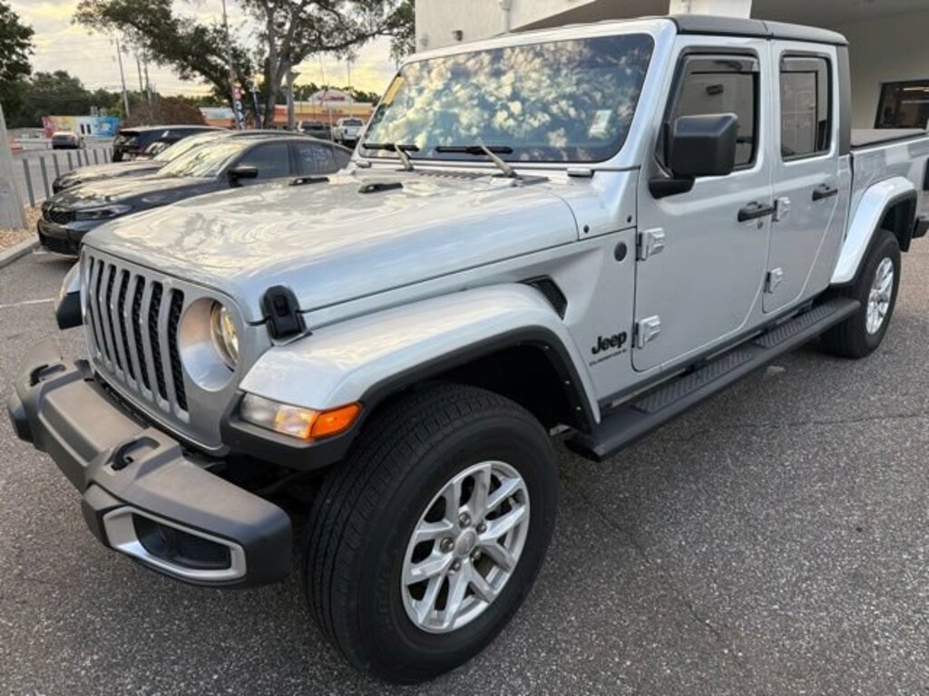 Used 2023 Jeep Gladiator Sport Truck Crew Cab