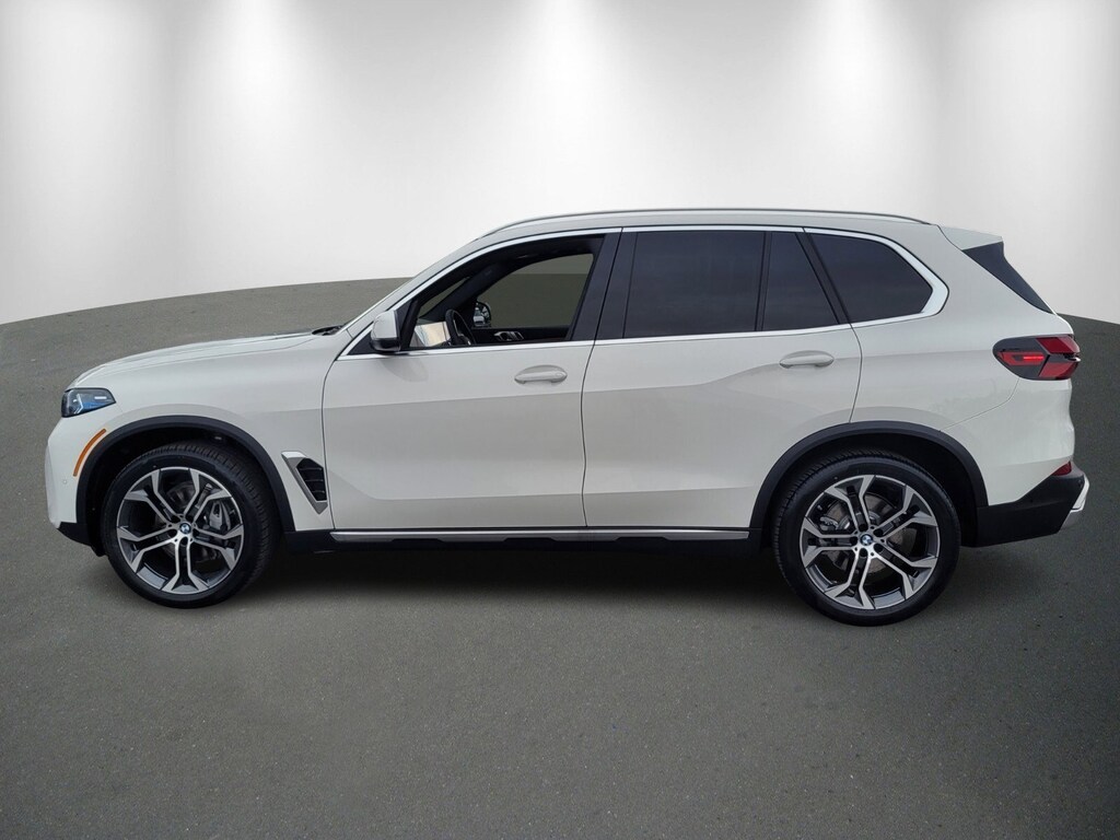 New 2026 BMW X5 sDrive40i SUV