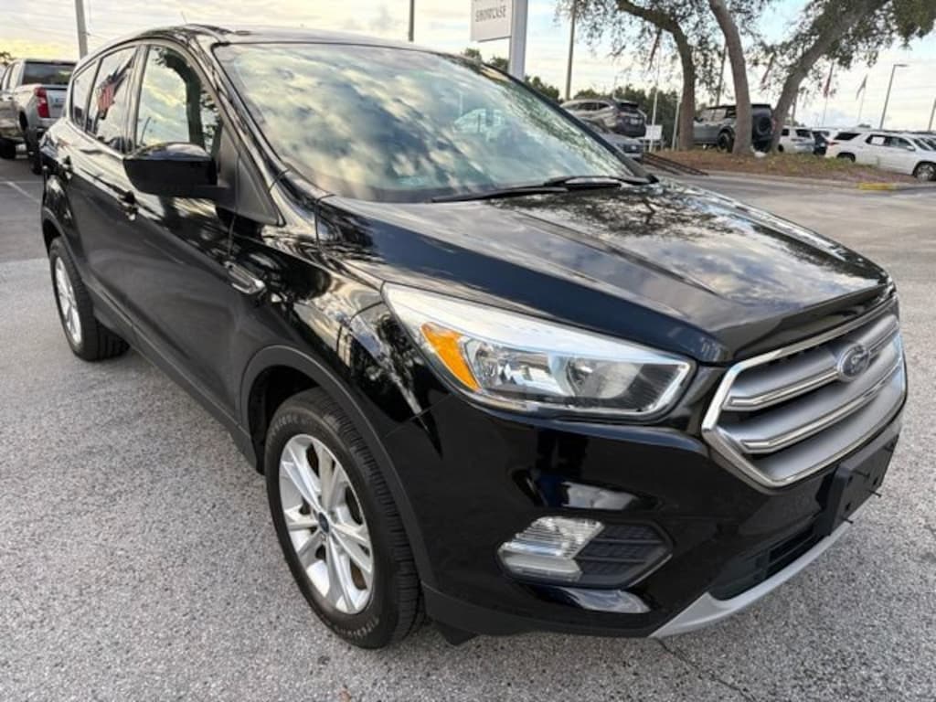 Used 2017 Ford Escape SE SUV