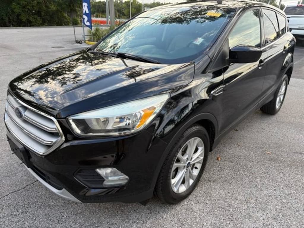 Used 2017 Ford Escape SE SUV