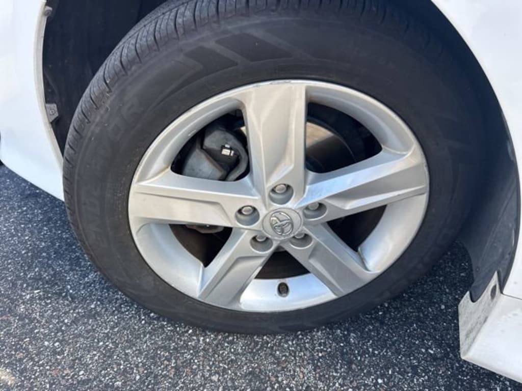 Used 2013 Toyota Camry SE Sedan