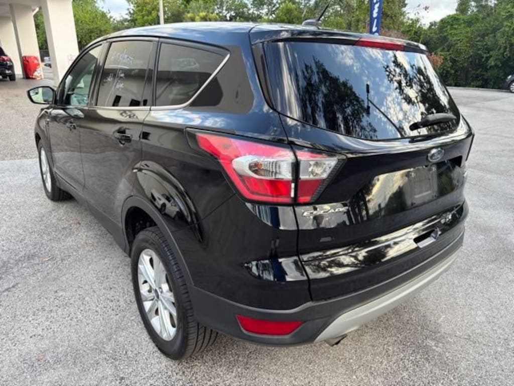 Used 2017 Ford Escape SE SUV