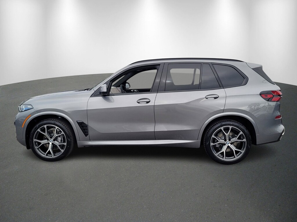 New 2026 BMW X5 sDrive40i SUV