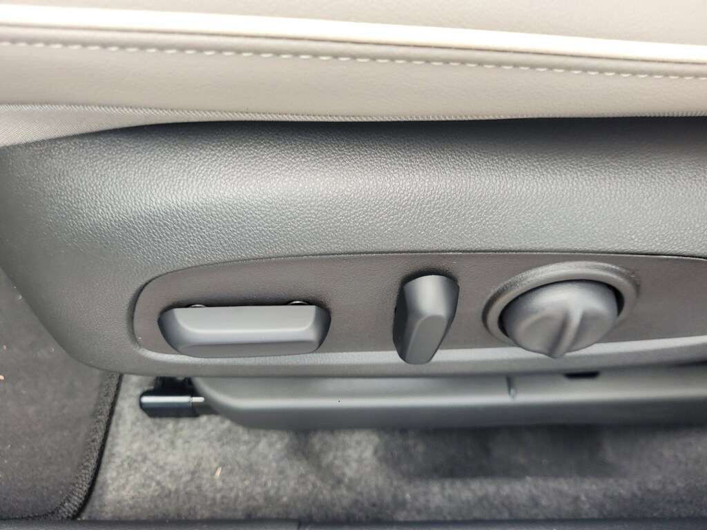 New 2025 Buick Envista Avenir SUV