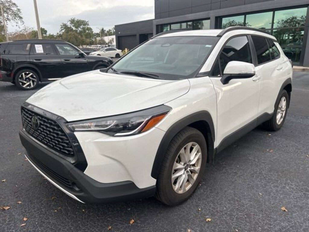 Used 2024 Toyota Corolla Cross LE SUV