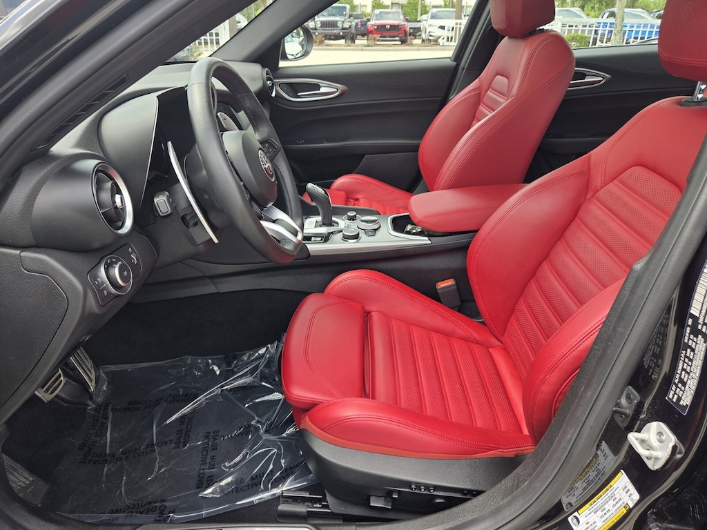 Certified 2025 Alfa Romeo Giulia Sedan