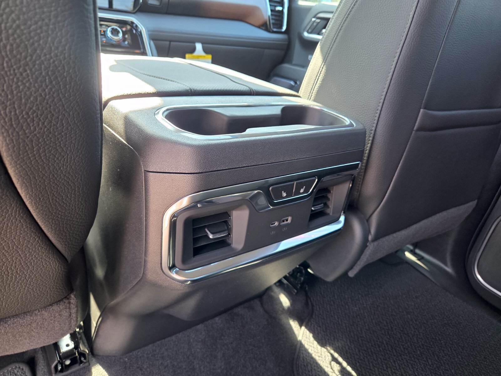 2026 GMC Sierra 1500 Denali - Photo 9