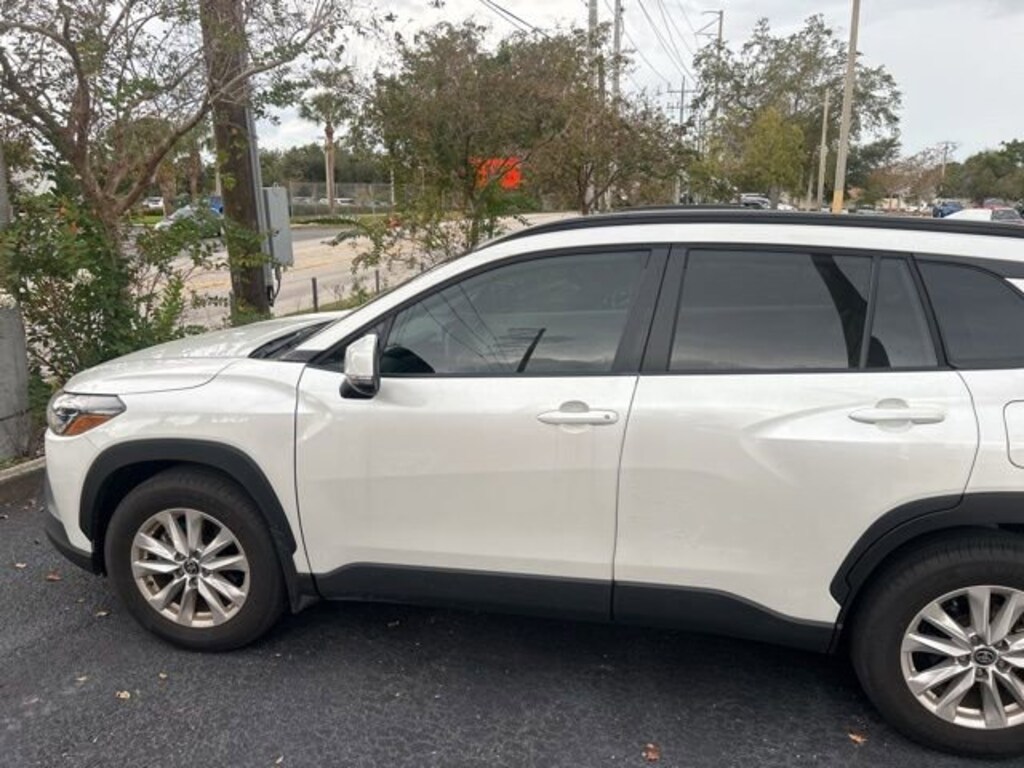 Used 2024 Toyota Corolla Cross LE SUV