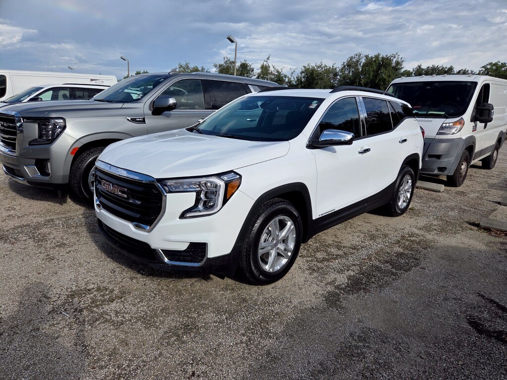 Used 2024 GMC Terrain SLE SUV