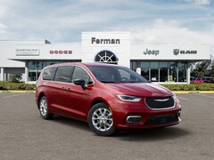2026 Chrysler Pacifica Limited Van Passenger Van