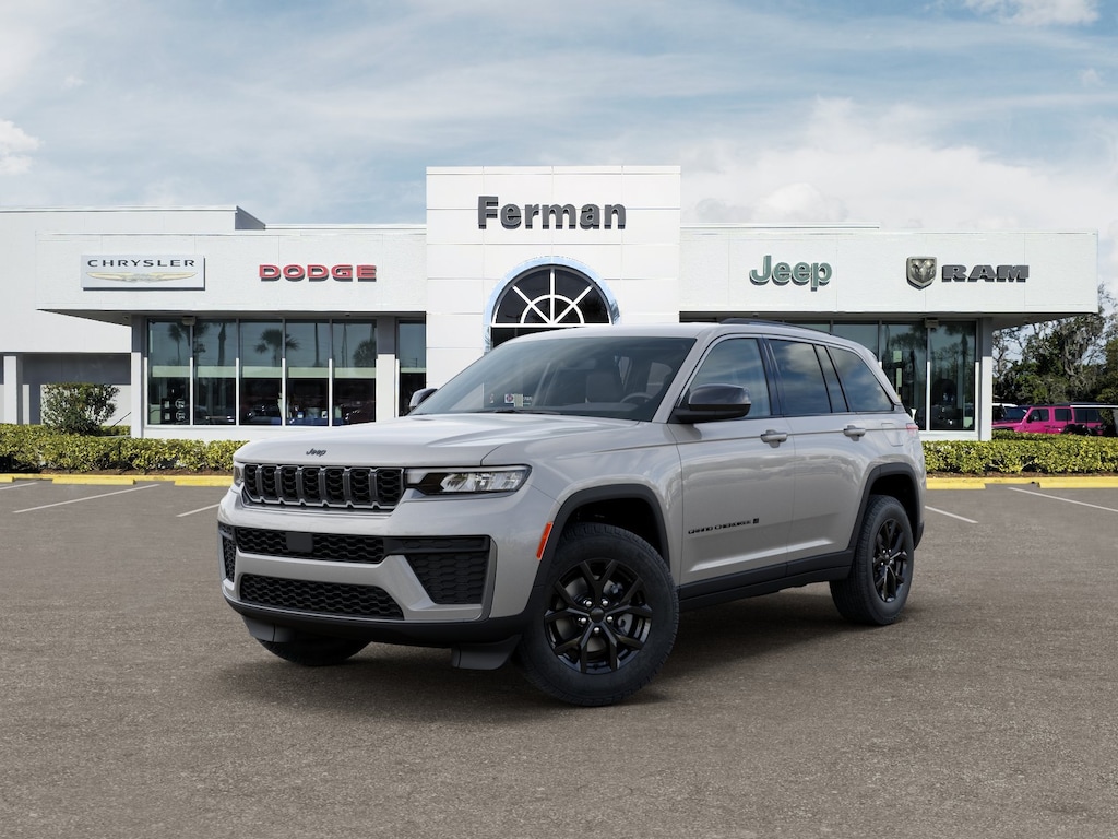 New 2026 Jeep Grand Cherokee Laredo SUV