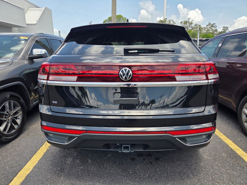 Used 2024 Volkswagen Atlas Cross Sport 2.0T SE w/Technology SUV