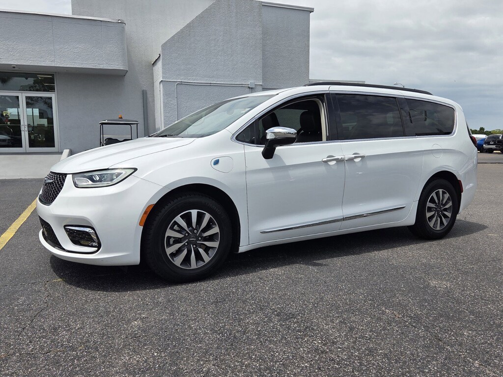 Certified 2023 Chrysler Pacifica Plug-In Hybrid Limited Van Passenger Van