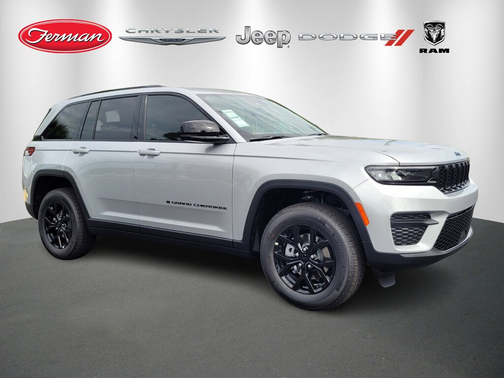 New 2025 Jeep Grand Cherokee Laredo SUV