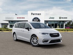 2026 Chrysler Pacifica Limited Van Passenger Van