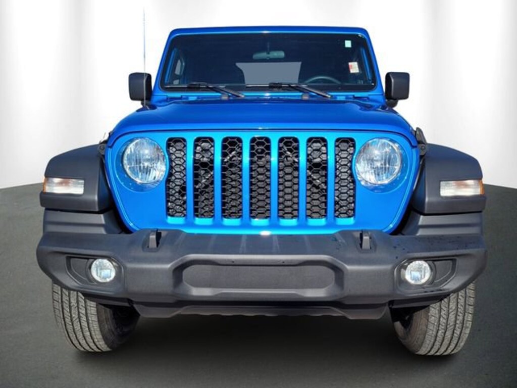 Used 2021 Jeep Gladiator Sport Truck Crew Cab