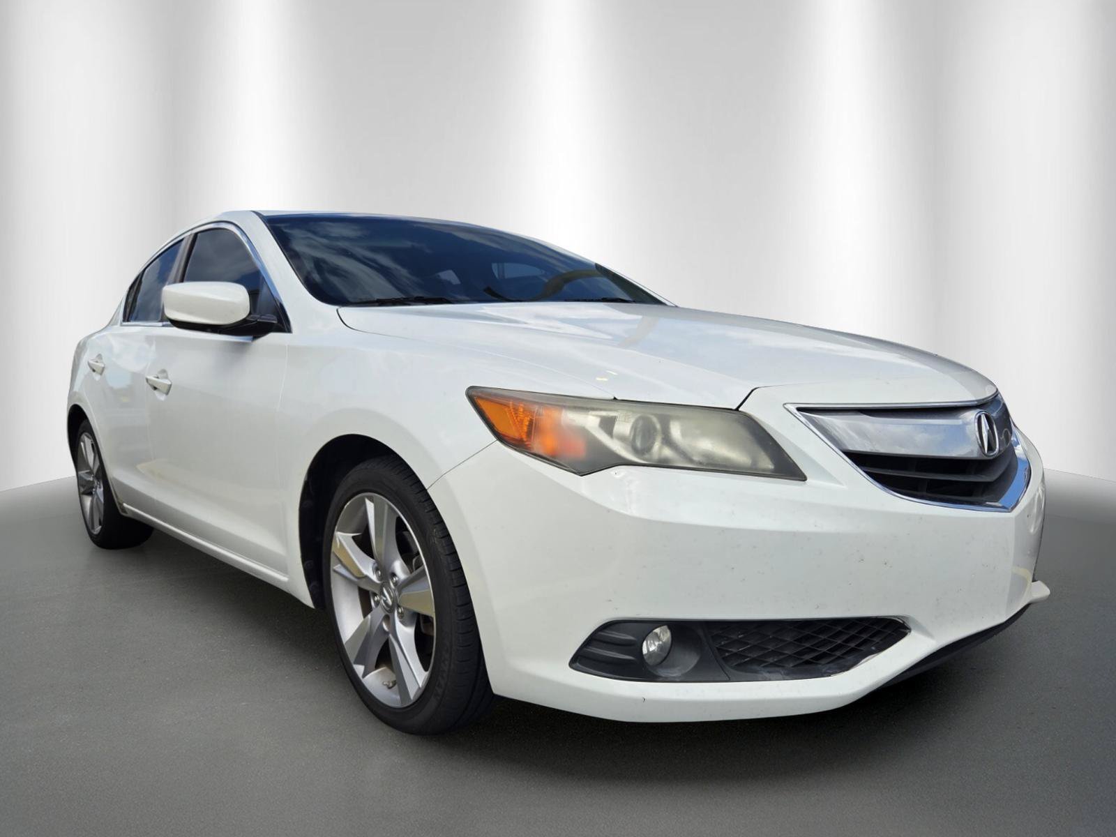 Used 2015 Acura ILX 2.0L w/Technology Package (A5) Sedan