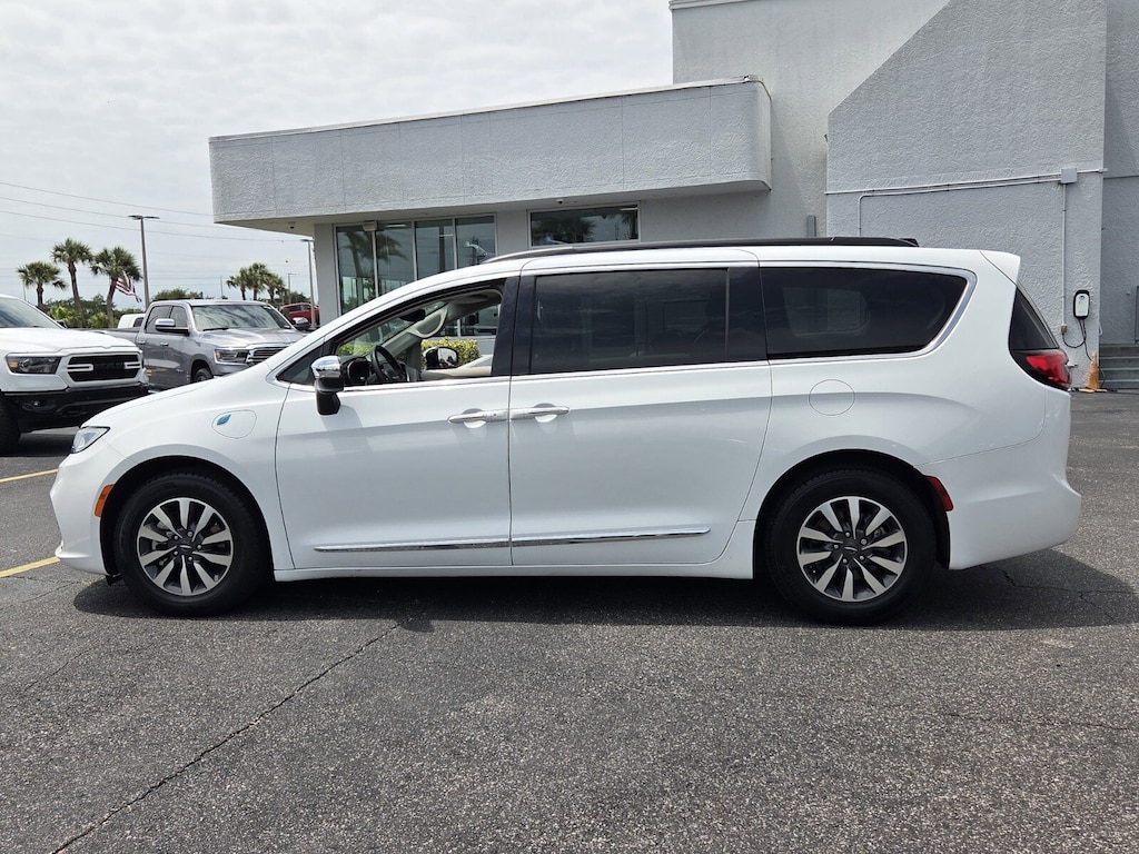 Certified 2023 Chrysler Pacifica Plug-In Hybrid Limited Van Passenger Van
