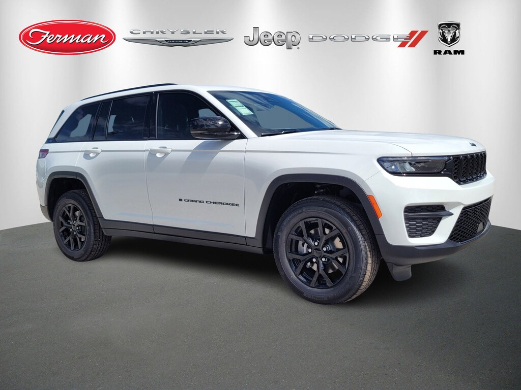 New 2025 Jeep Grand Cherokee Laredo SUV
