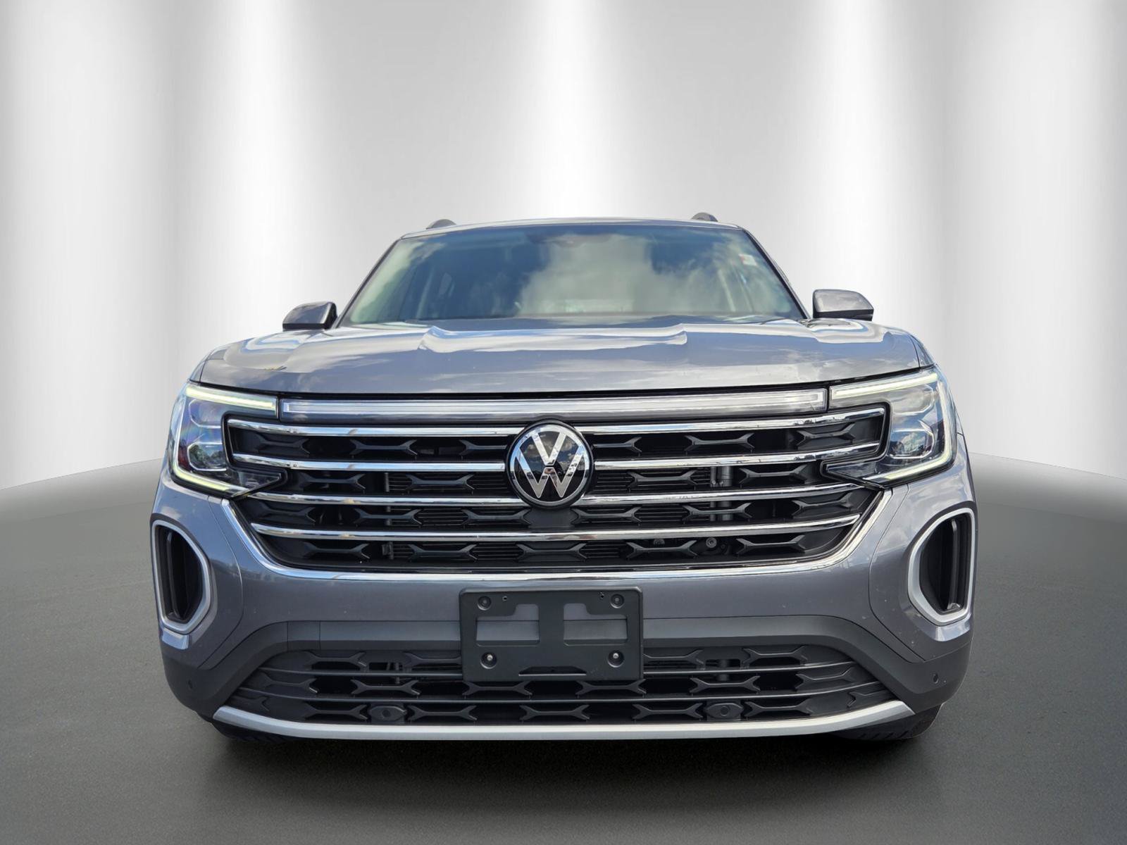 Used 2025 Volkswagen Atlas 2.0T SE w/Technology SUV