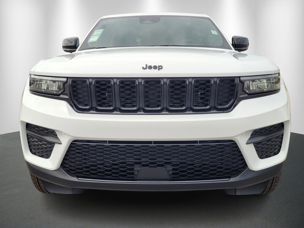 New 2025 Jeep Grand Cherokee Laredo SUV