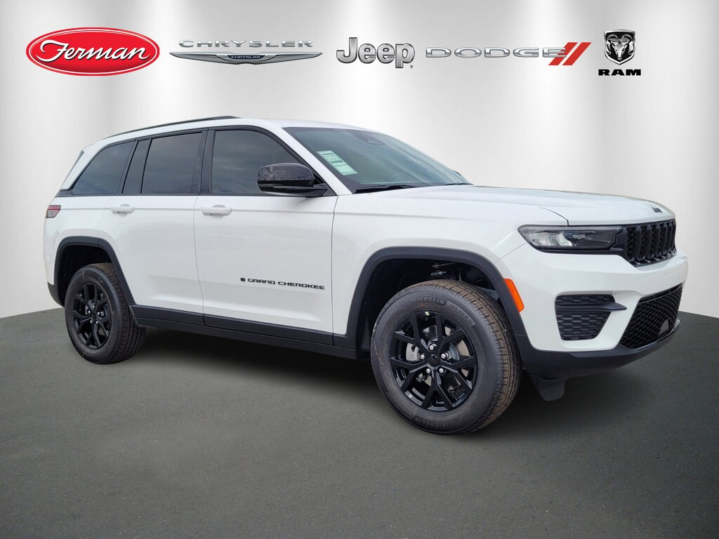 New 2025 Jeep Grand Cherokee Laredo SUV