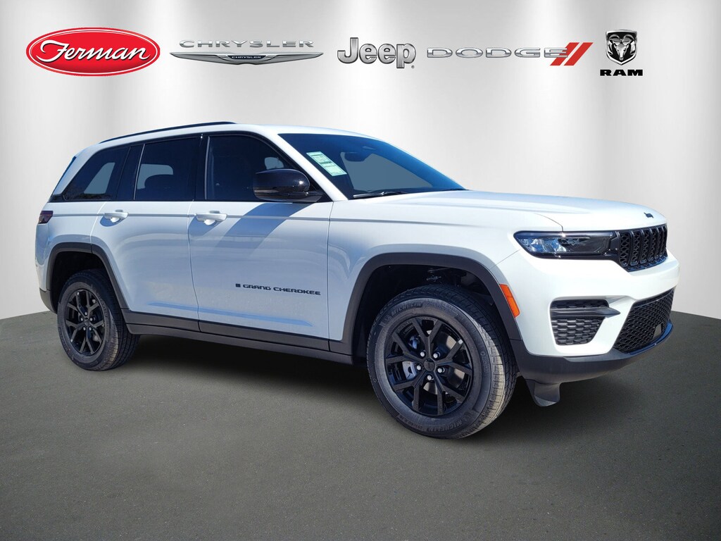 New 2025 Jeep Grand Cherokee Laredo SUV