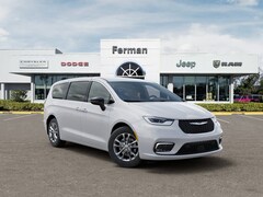 2026 Chrysler Pacifica Select Van Passenger Van