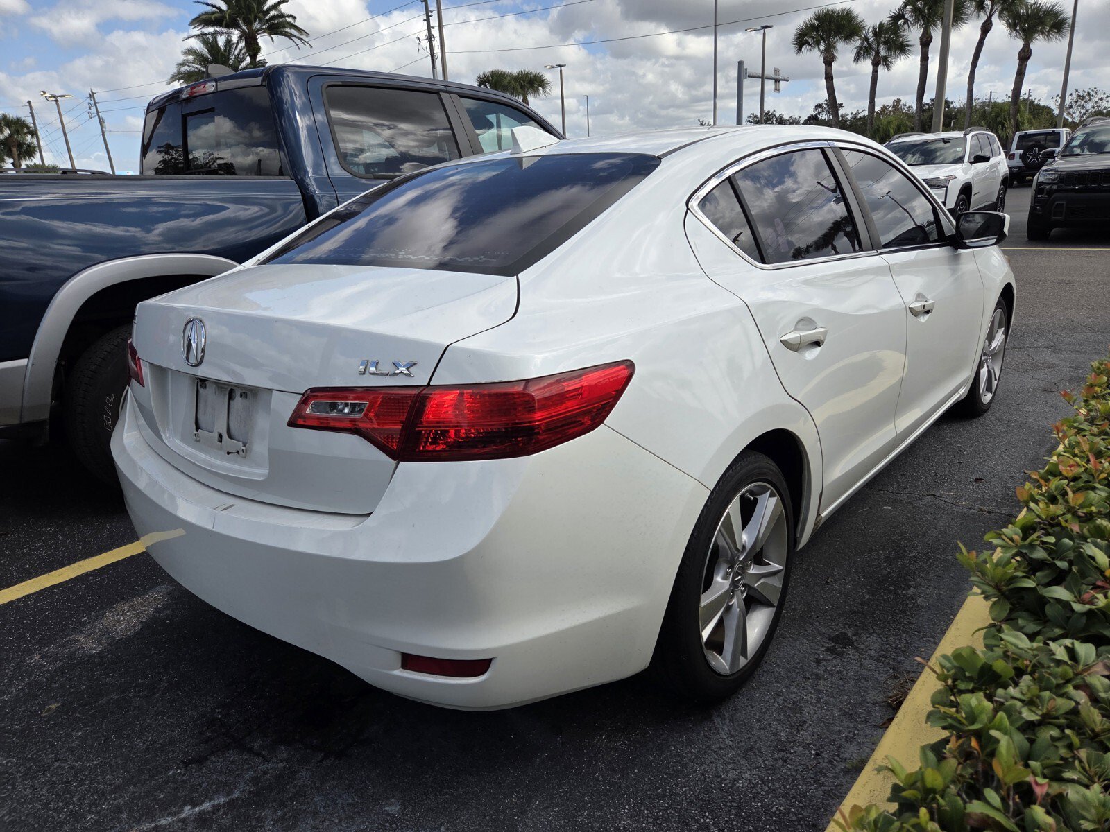 Used 2015 Acura ILX 2.0L w/Technology Package (A5) Sedan