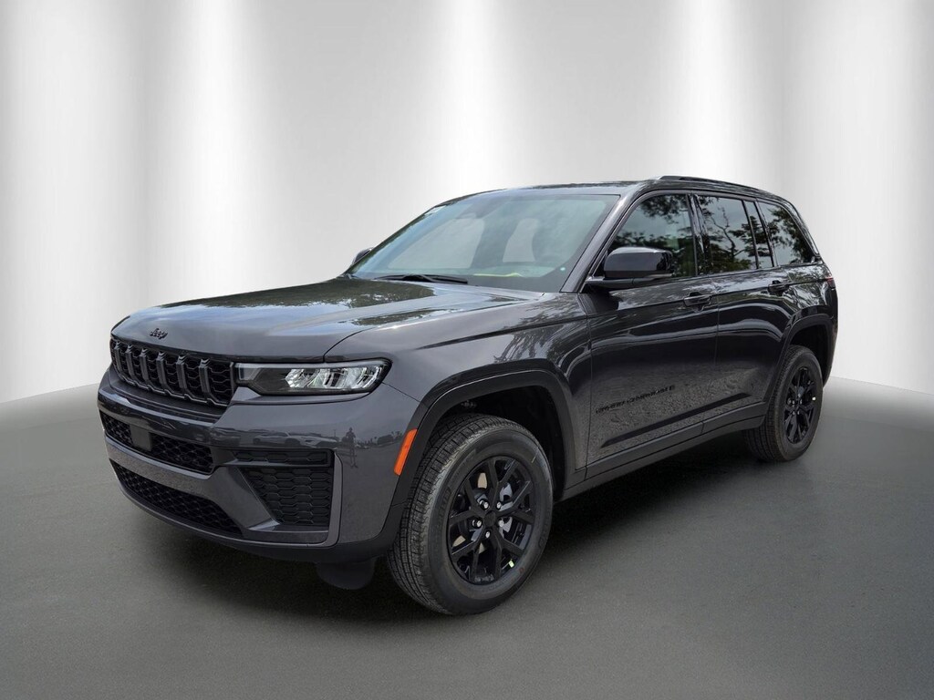 New 2026 Jeep Grand Cherokee Laredo SUV