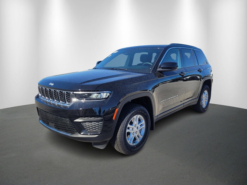 New 2025 Jeep Grand Cherokee Laredo SUV